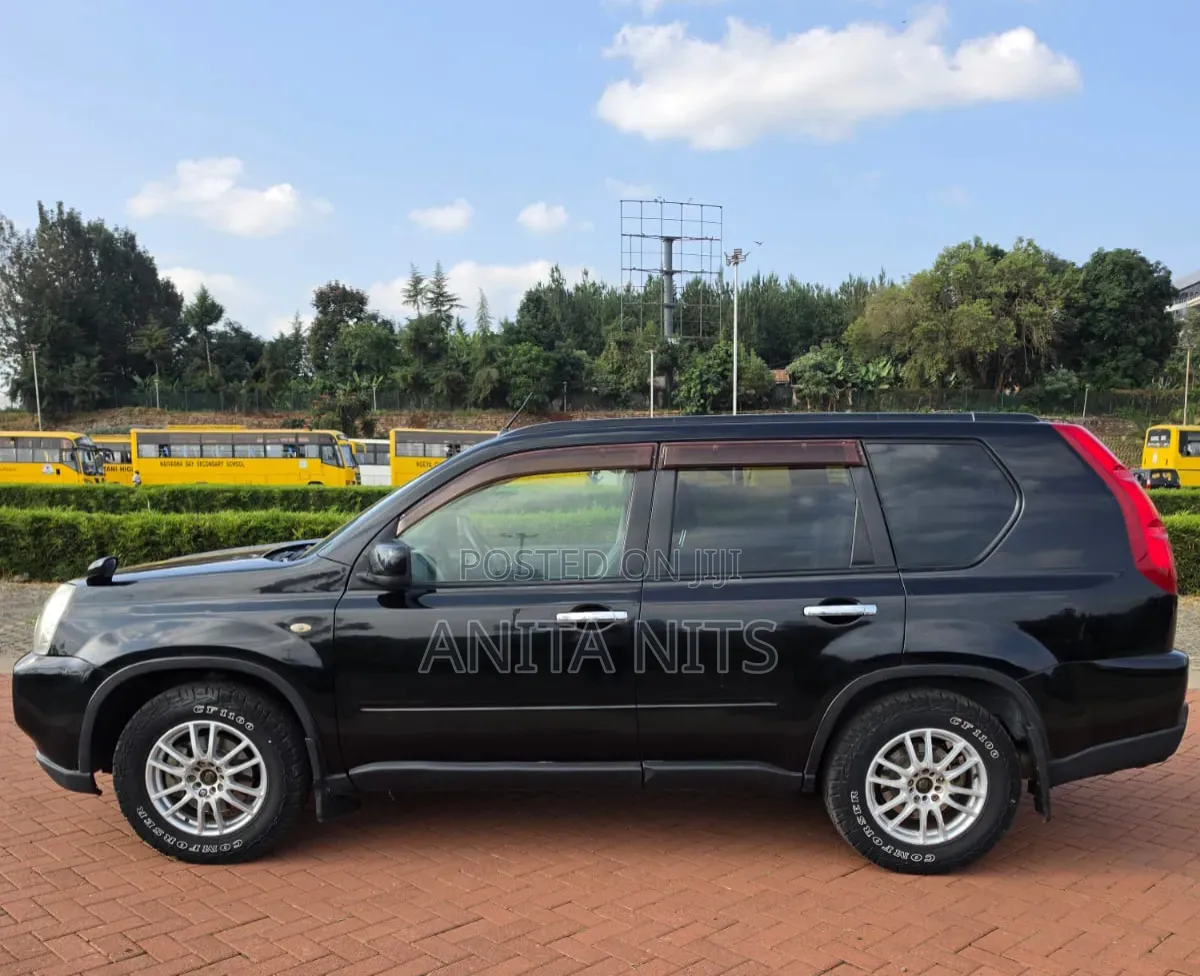 Nissan X-Trail 2.0 Petrol XE 2010 Black