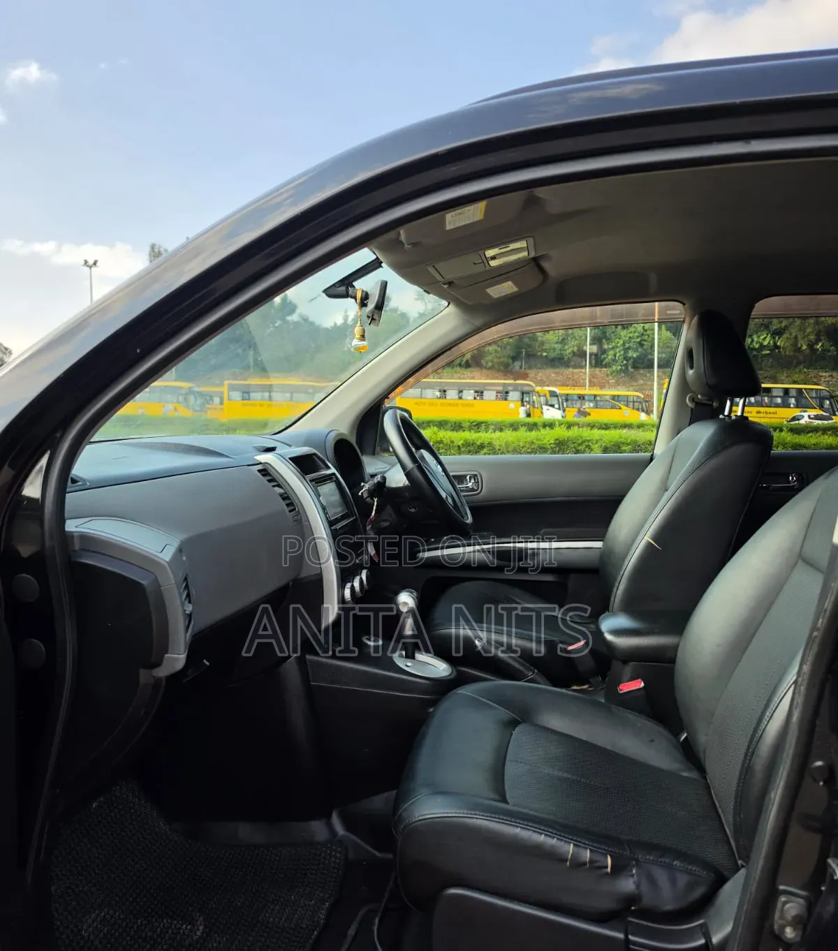 Nissan X-Trail 2.0 Petrol XE 2010 Black