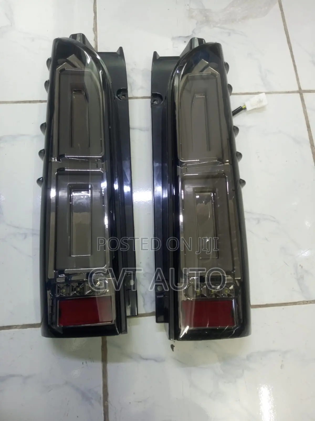 Hiace 9l/7l Aftermarket Taillights