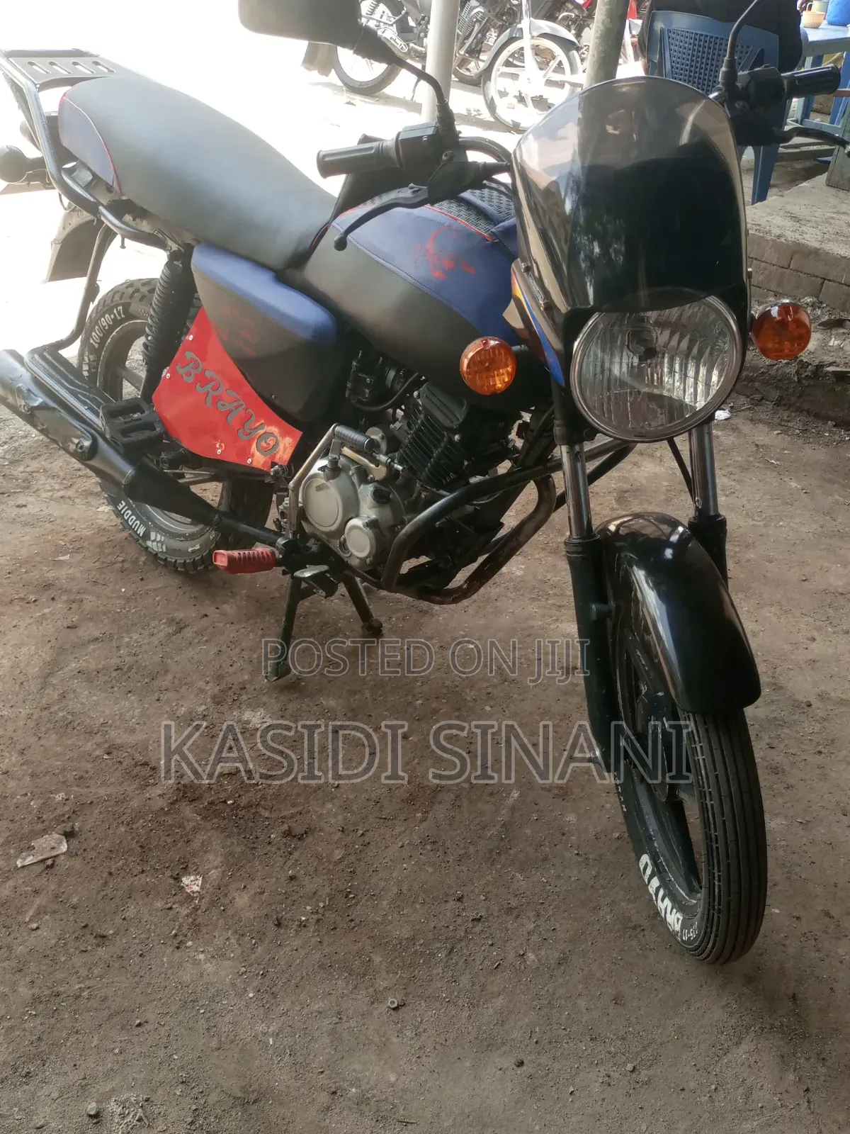 Bajaj Boxer 125 2023 Red