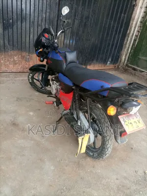 Bajaj Boxer 125 2023 Red
