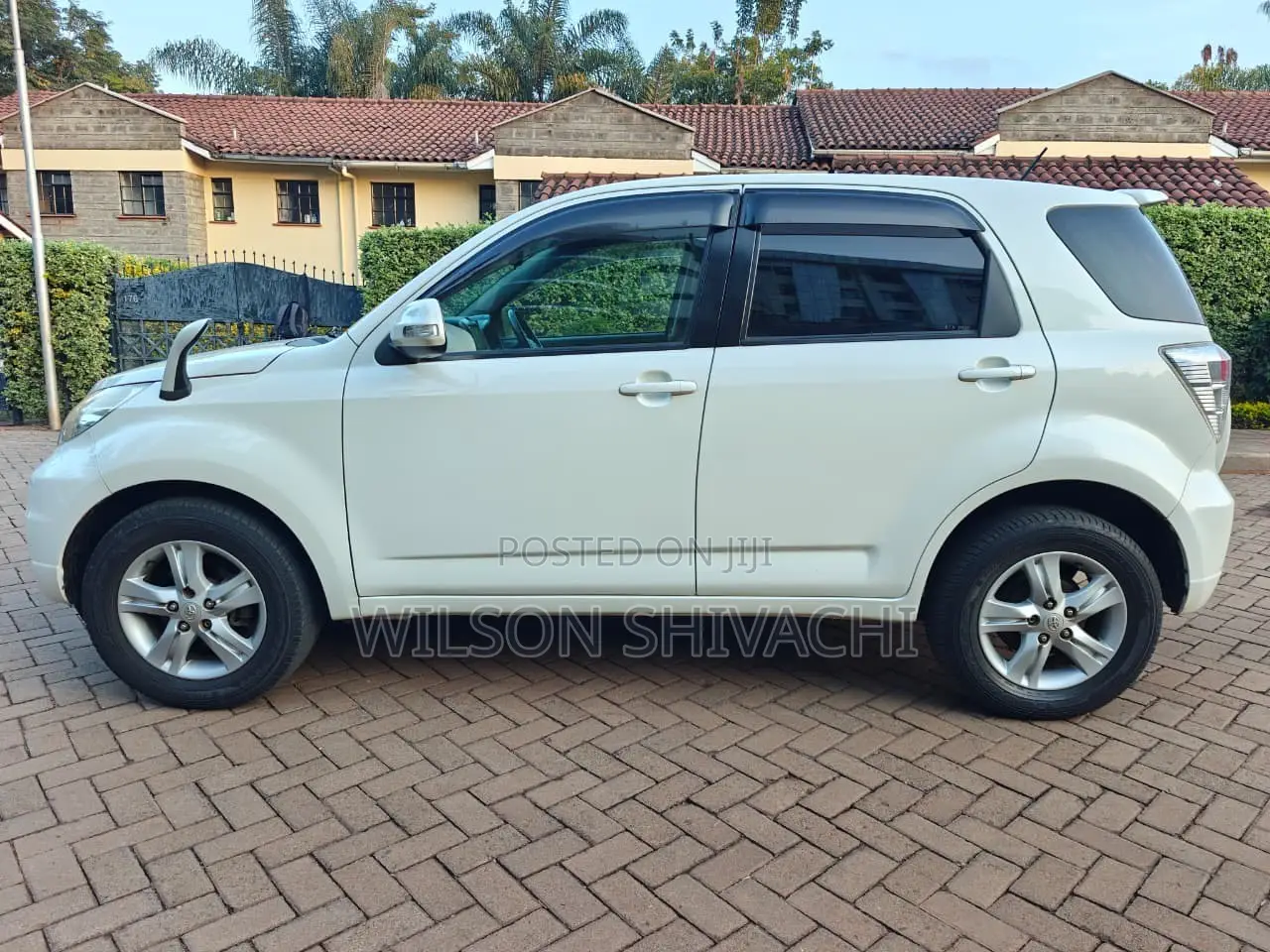 Toyota Rush 2011 White