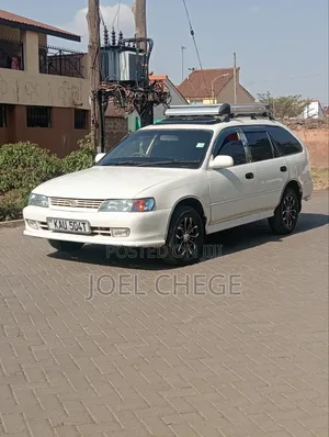 Toyota Corolla 2000 White