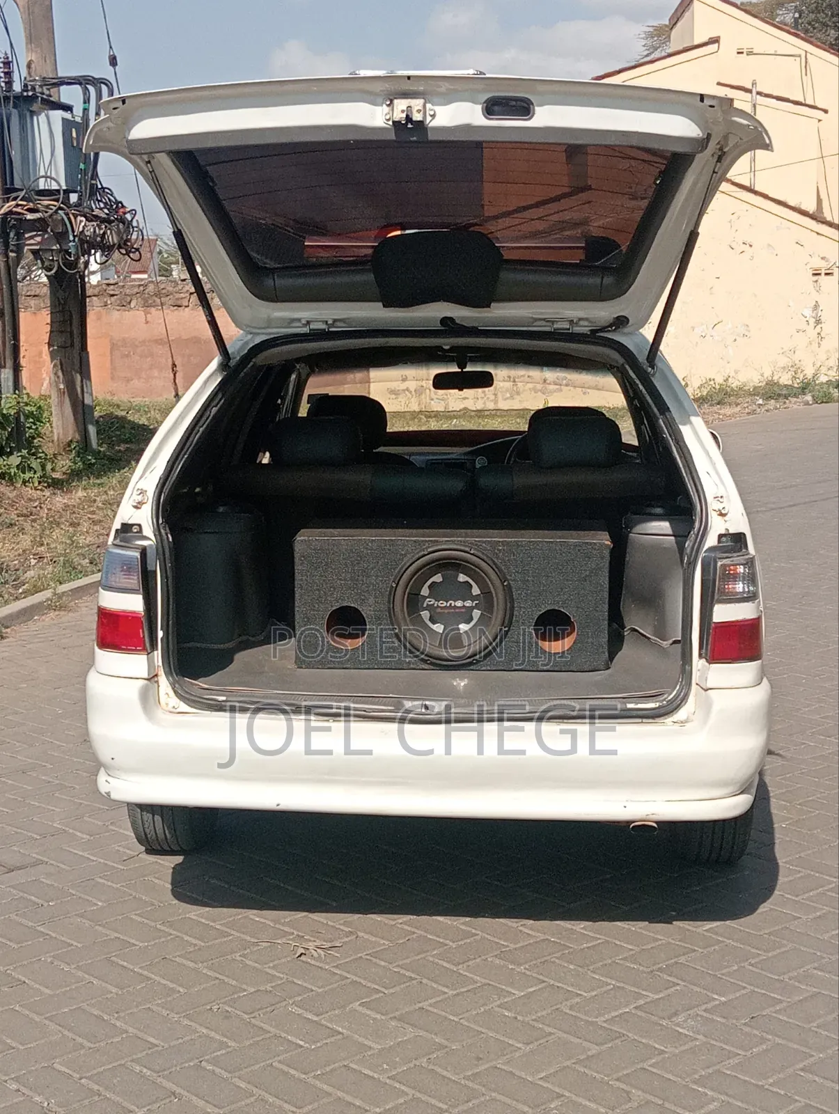 Toyota Corolla 2000 White