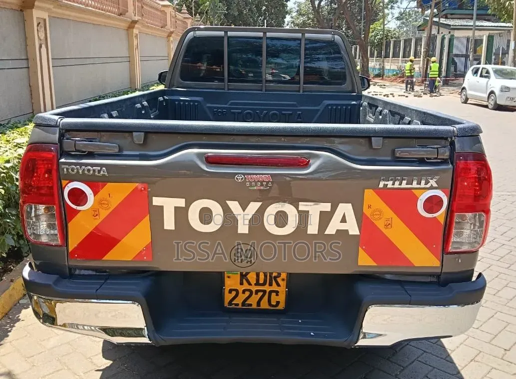 Toyota Hilux 2018 Gray