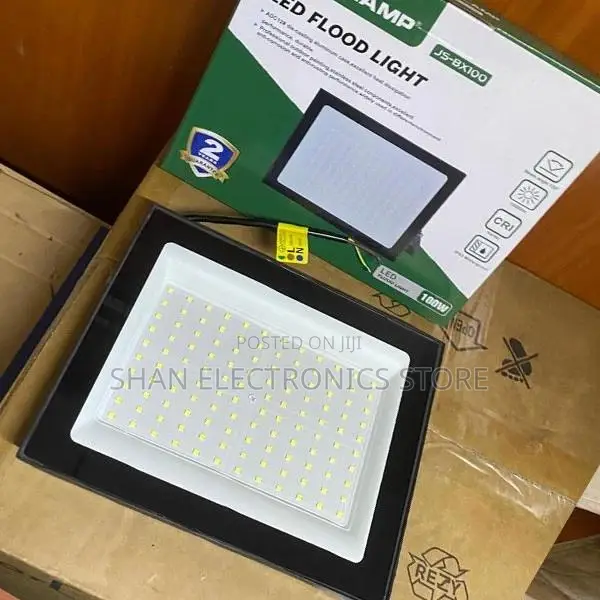 100W LED Outdoor Floodlight – Bright Energy Efficient Lighting