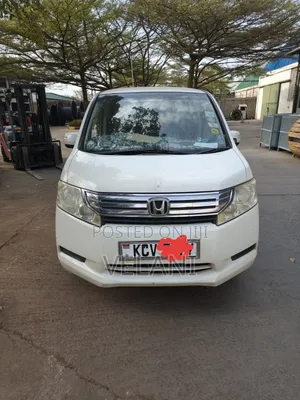 Honda Stepwgn 2012 White