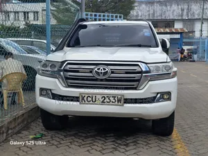 Toyota Land Cruiser 2012 White