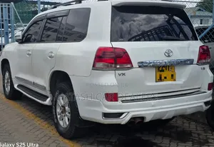 Toyota Land Cruiser 2012 White