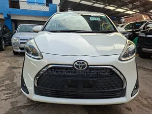 Toyota Sienta 2019 White