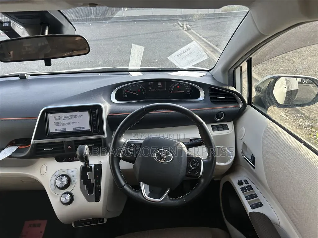 Toyota Sienta 2019 White