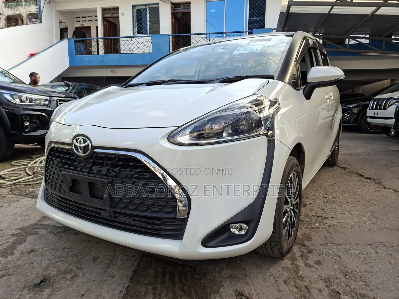 Toyota Sienta 2019 White
