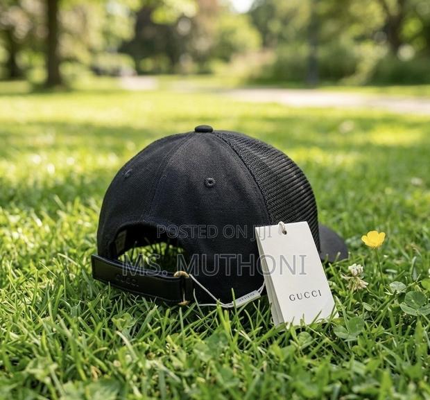 Plain Classic Black Mesh Trucker Cap Featuring Breathable Rear Panels - thumbnail 3