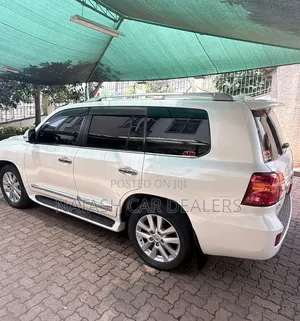 Toyota Land Cruiser 2014 White