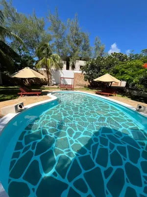 Furnished 5bdrm Villa in Town Centre for sale