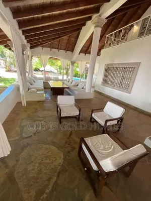 Furnished 5bdrm Villa in Town Centre for sale