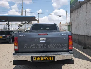 Toyota Hilux 2012 Gray