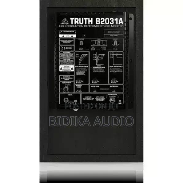 Behringer Truth B2030A Active 2-Way Reference Studio Monitor 125watts