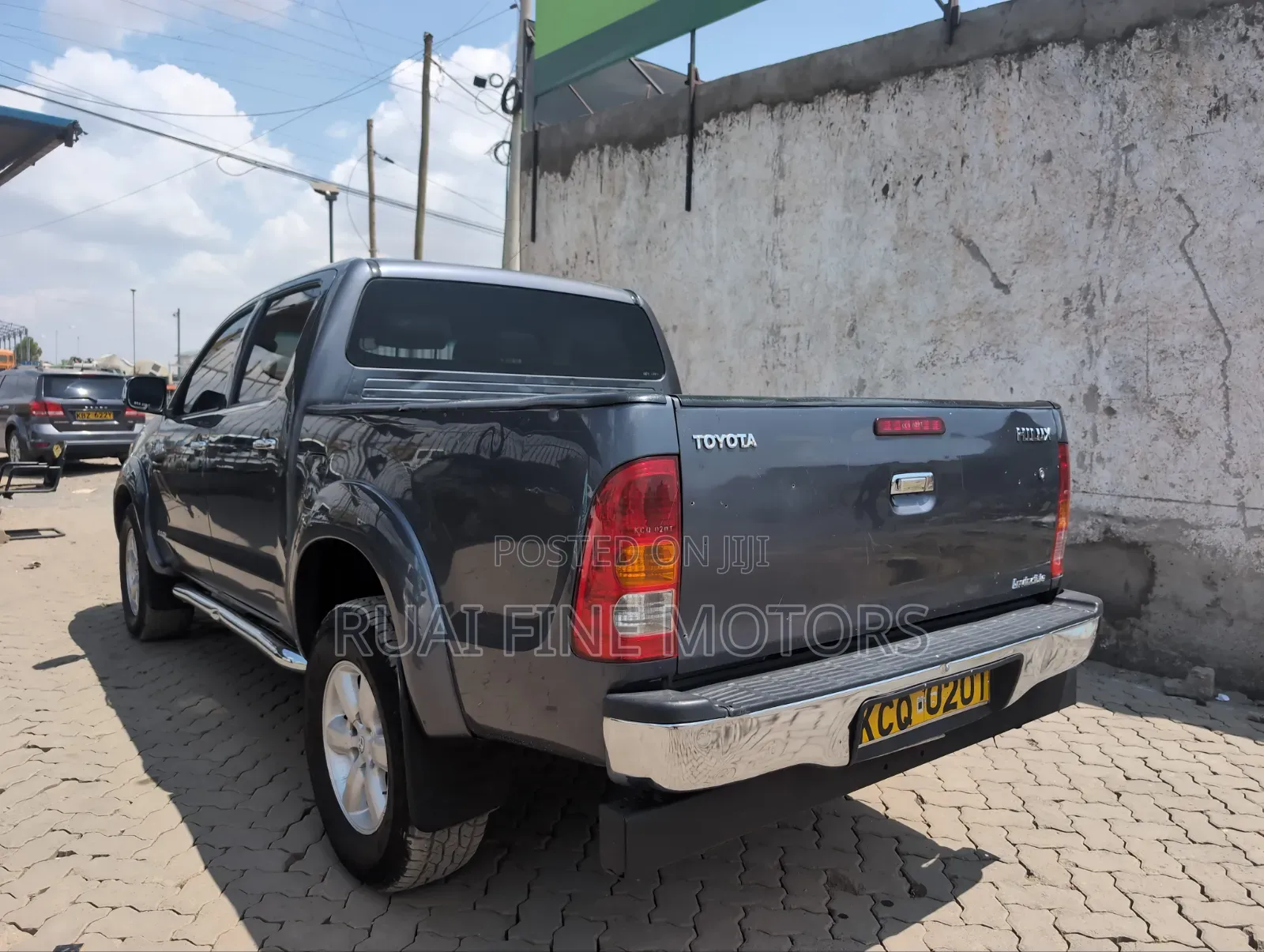 Toyota Hilux 2012 Gray