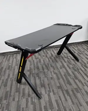 Modern Computer Desk : Ergonomic Computer Gaming Desk.