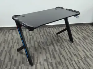 Modern Computer Desk : Ergonomic Computer Gaming Desk.
