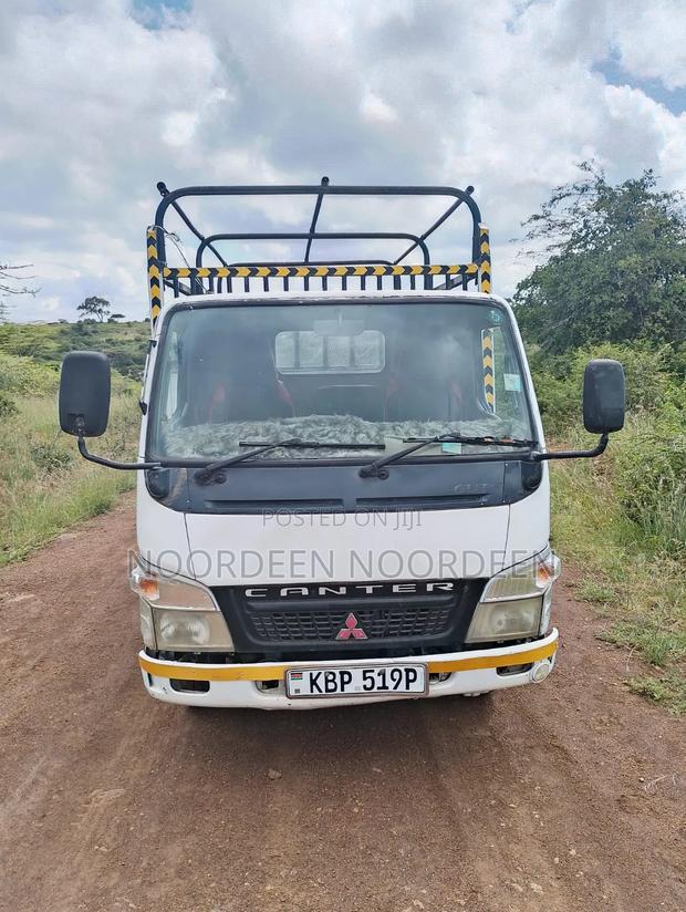 Mitsubishi Canter 2004 White for Sale