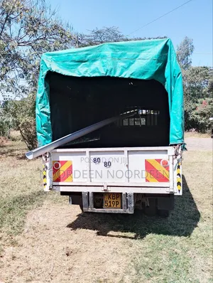 Mitsubishi Canter 2004 White for Sale