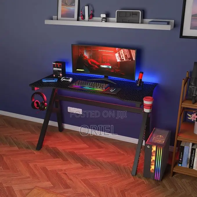 Modern Computer Desk : Ergonomic Computer Gaming Desk.