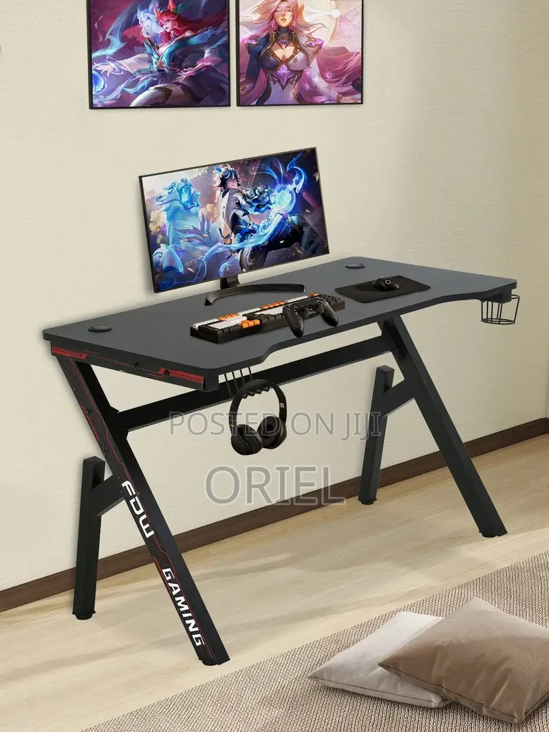 Modern Computer Desk : Ergonomic Computer Gaming Desk.