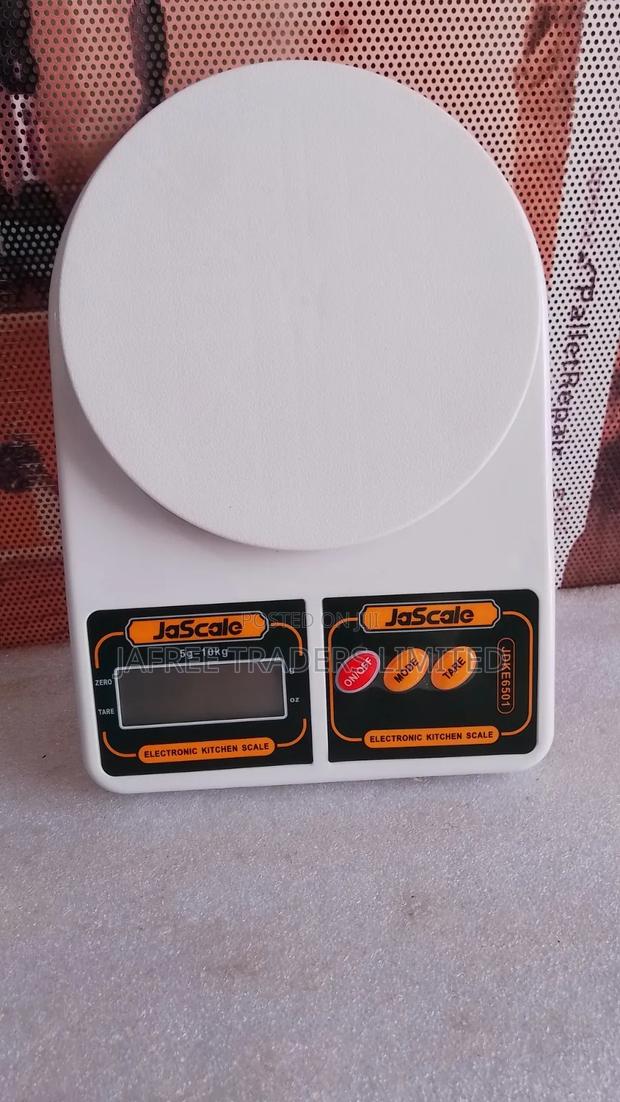 Electronic Kitchen Scale - main view