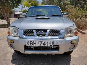 Nissan Hardbody 2005 Silver
