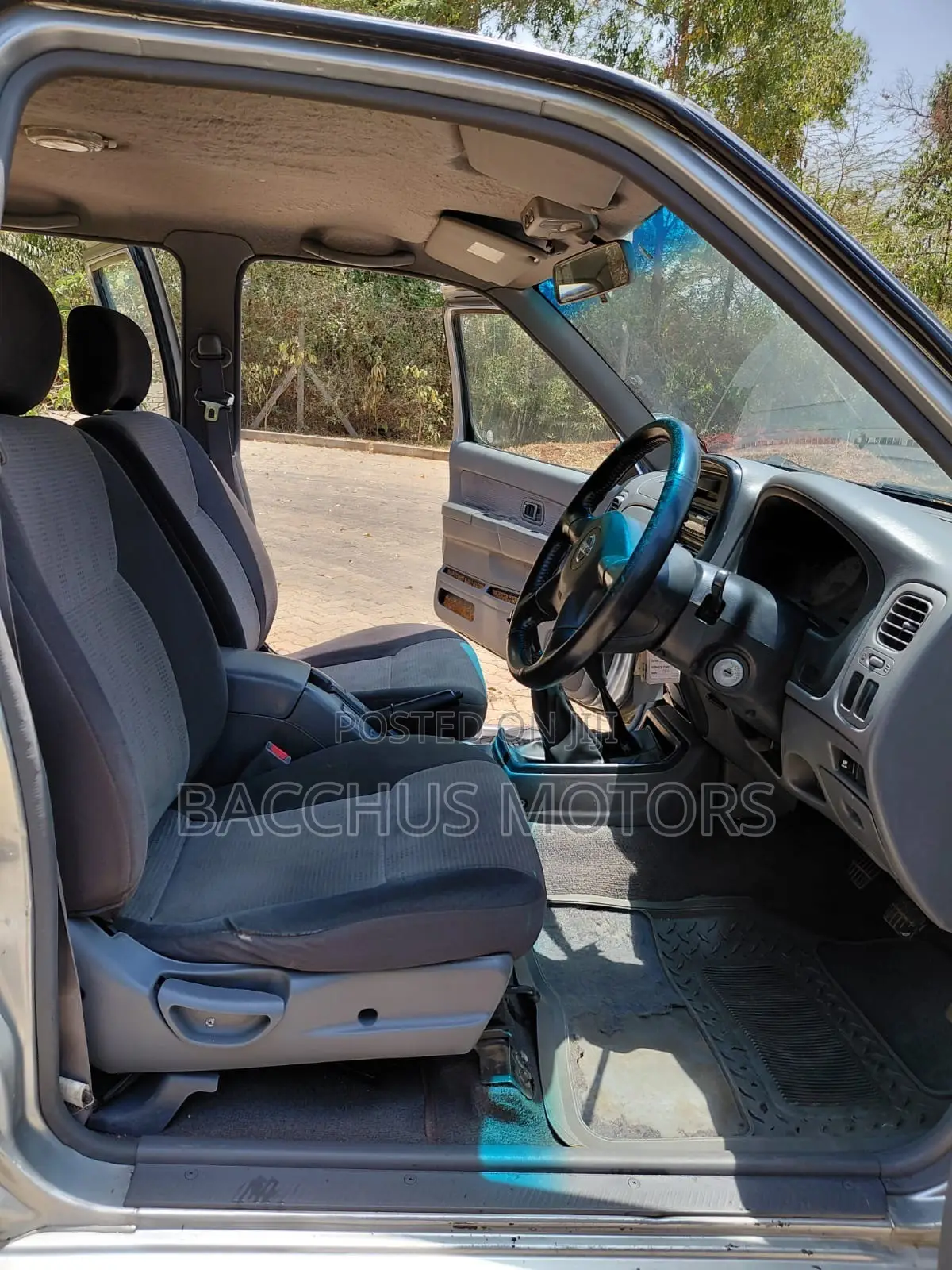 Nissan Hardbody 2005 Silver