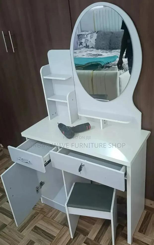 Dressing/Make Up Station - thumbnail 2