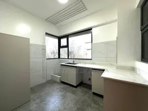 3bdrm Apartment in Westlands, Raphta Road Area for rent