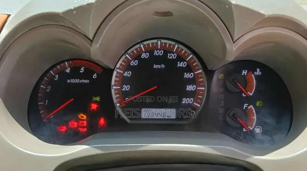 Toyota Hilux 2013 Gray