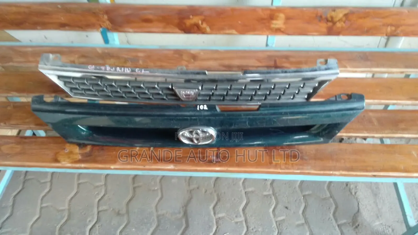 Corolla 102 Grill