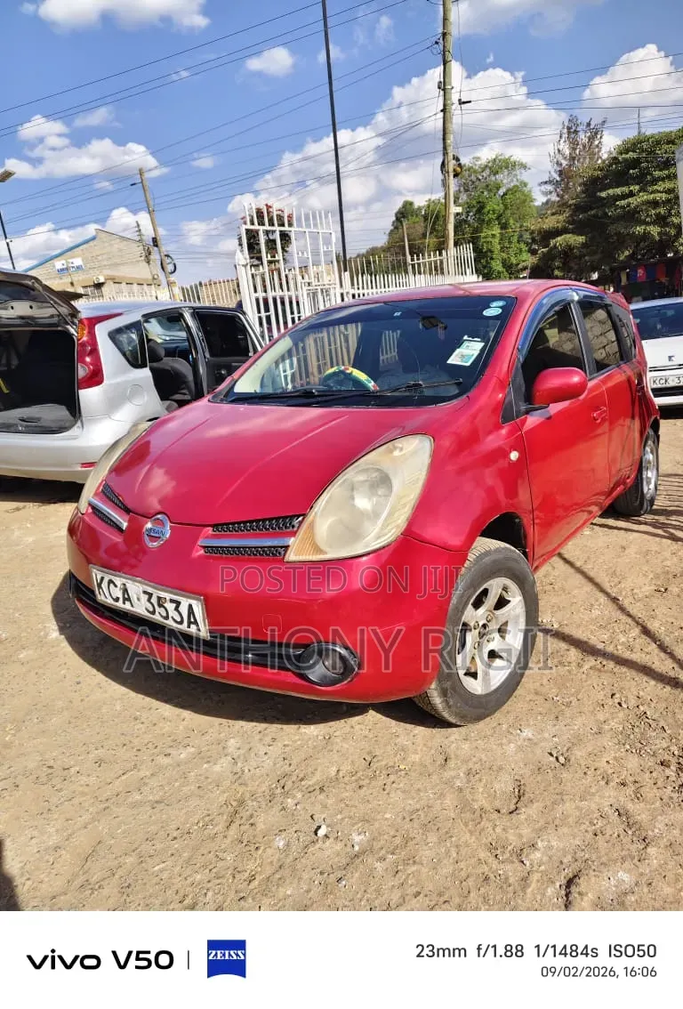 Nissan Note 2009 Red