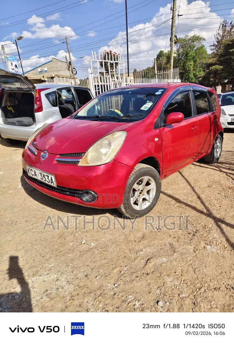 Nissan Note 2009 Red