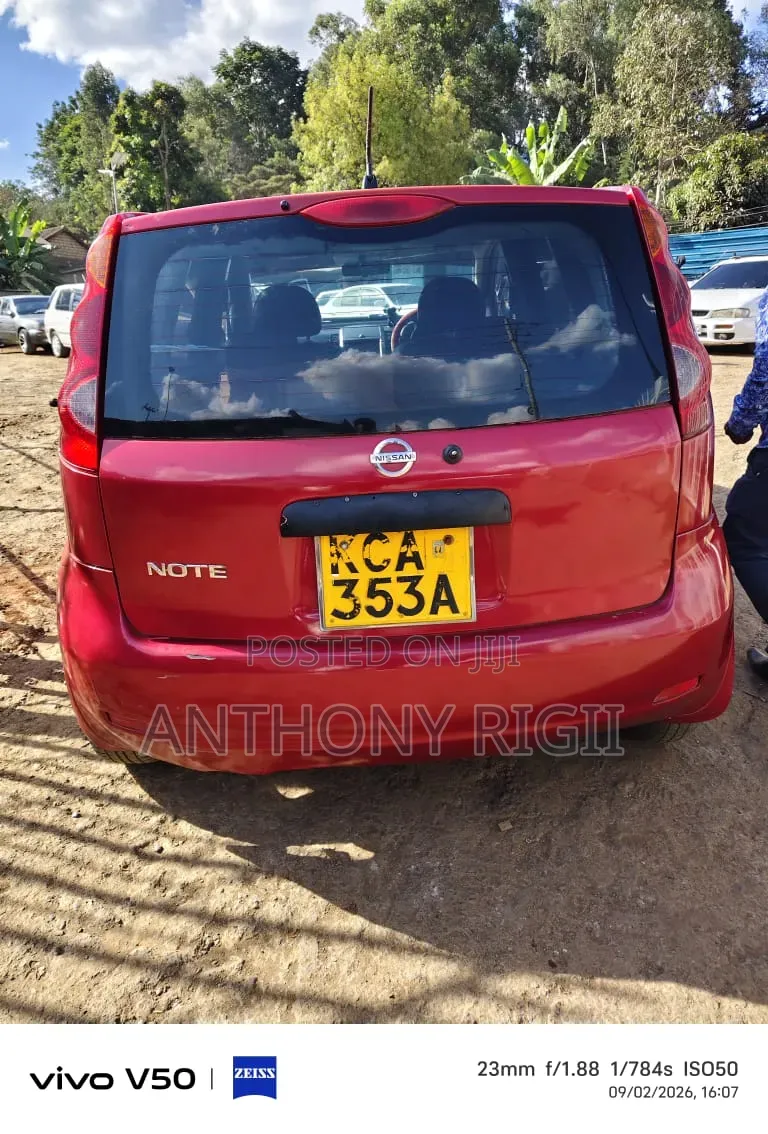 Nissan Note 2009 Red