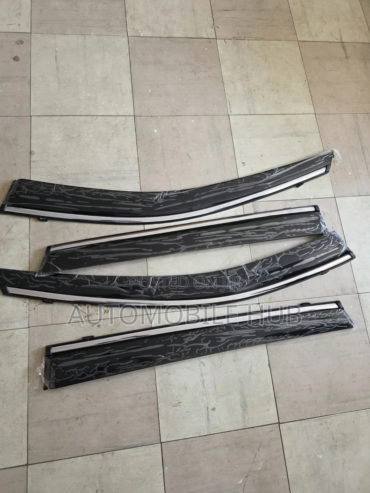 Nissan X-Trail 2013+ Original Windbreakers | Window Visors