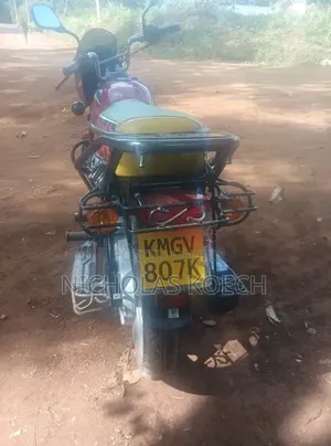 Bajaj Boxer 125 2026 Red