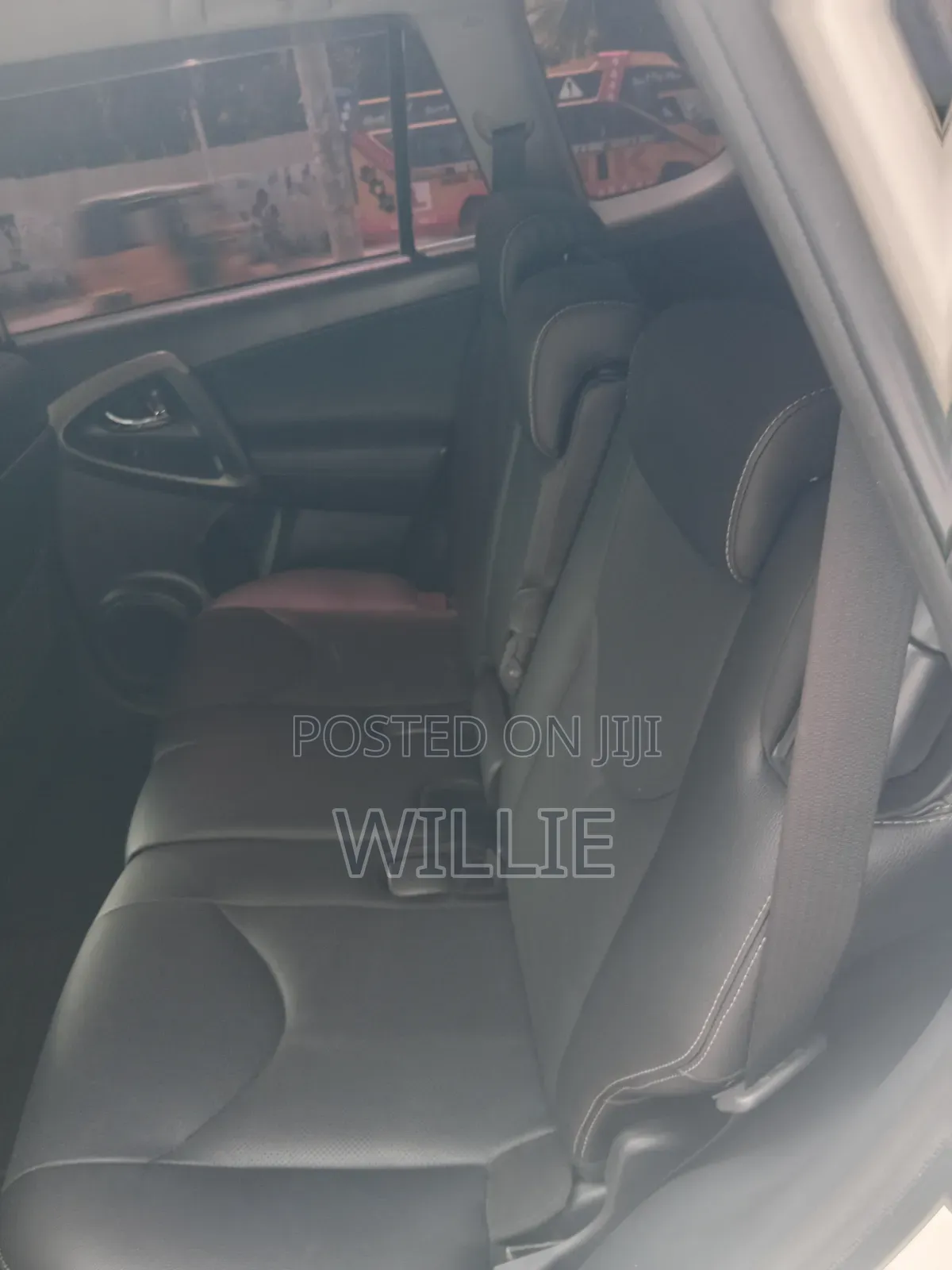 Toyota Vanguard 2013 White