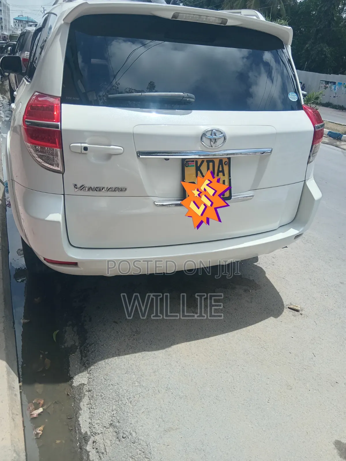 Toyota Vanguard 2013 White