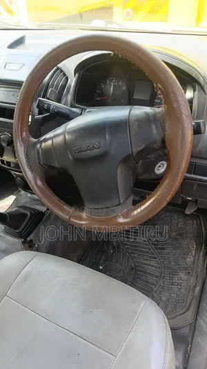 Isuzu D-MAX 2014 Gray