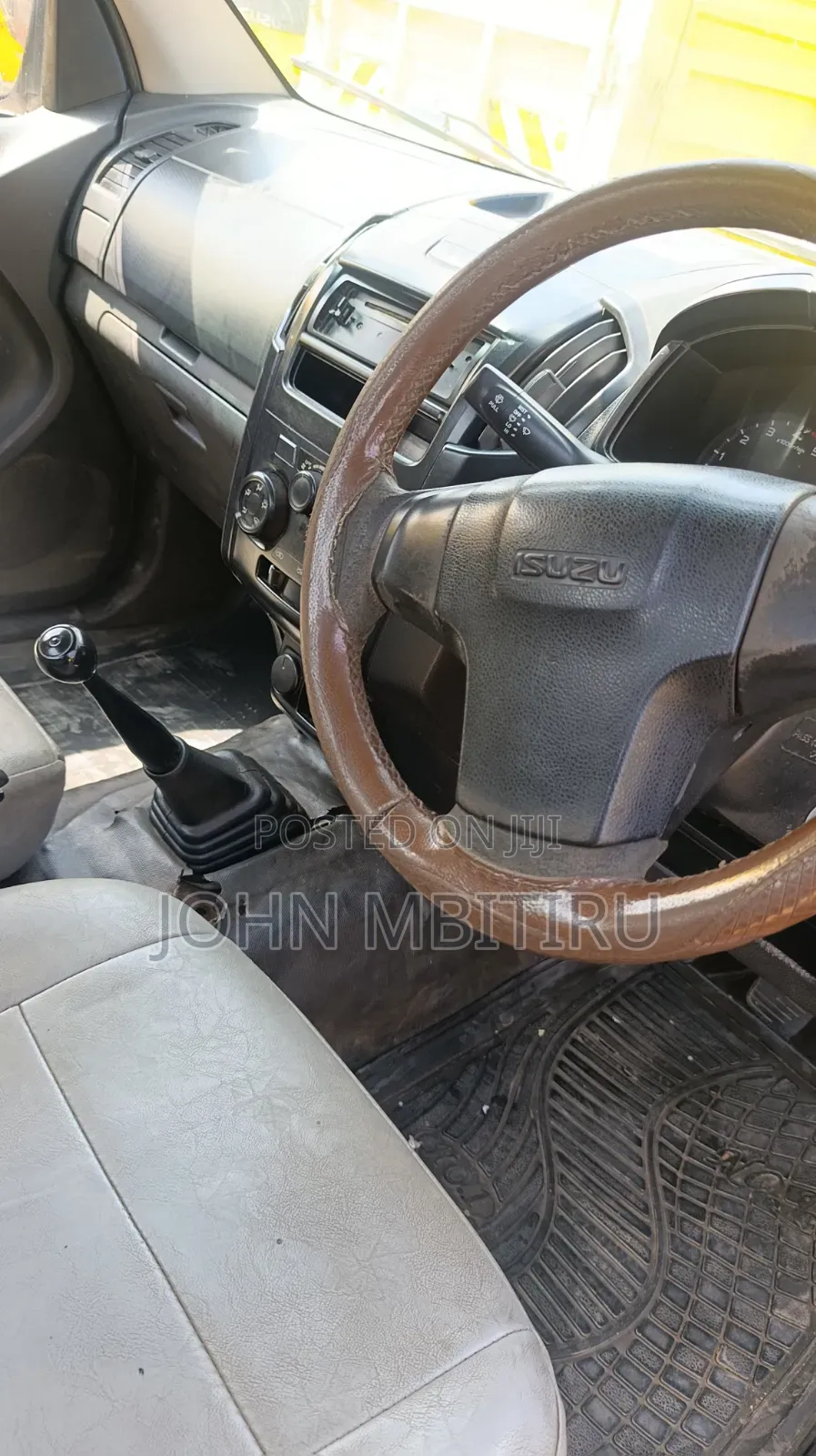 Isuzu D-MAX 2014 Gray