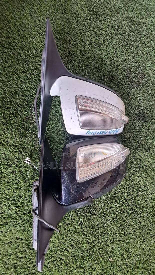 Mercedes W204 Side Mirror - thumbnail 4