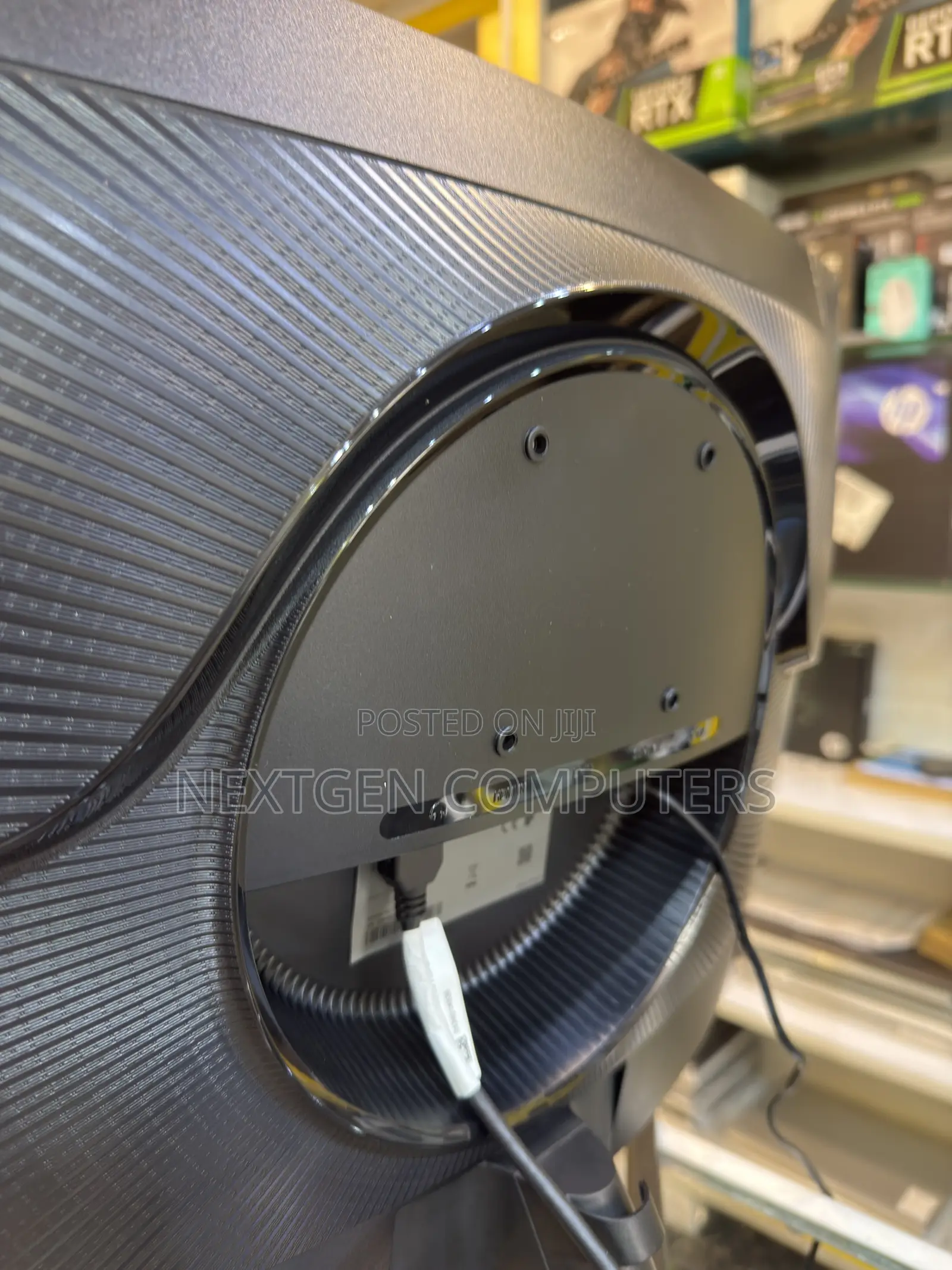 Samsung Odessey G5 32” 165Hz QHD Curved Gaming Monitor-Ls32cg552emxue)