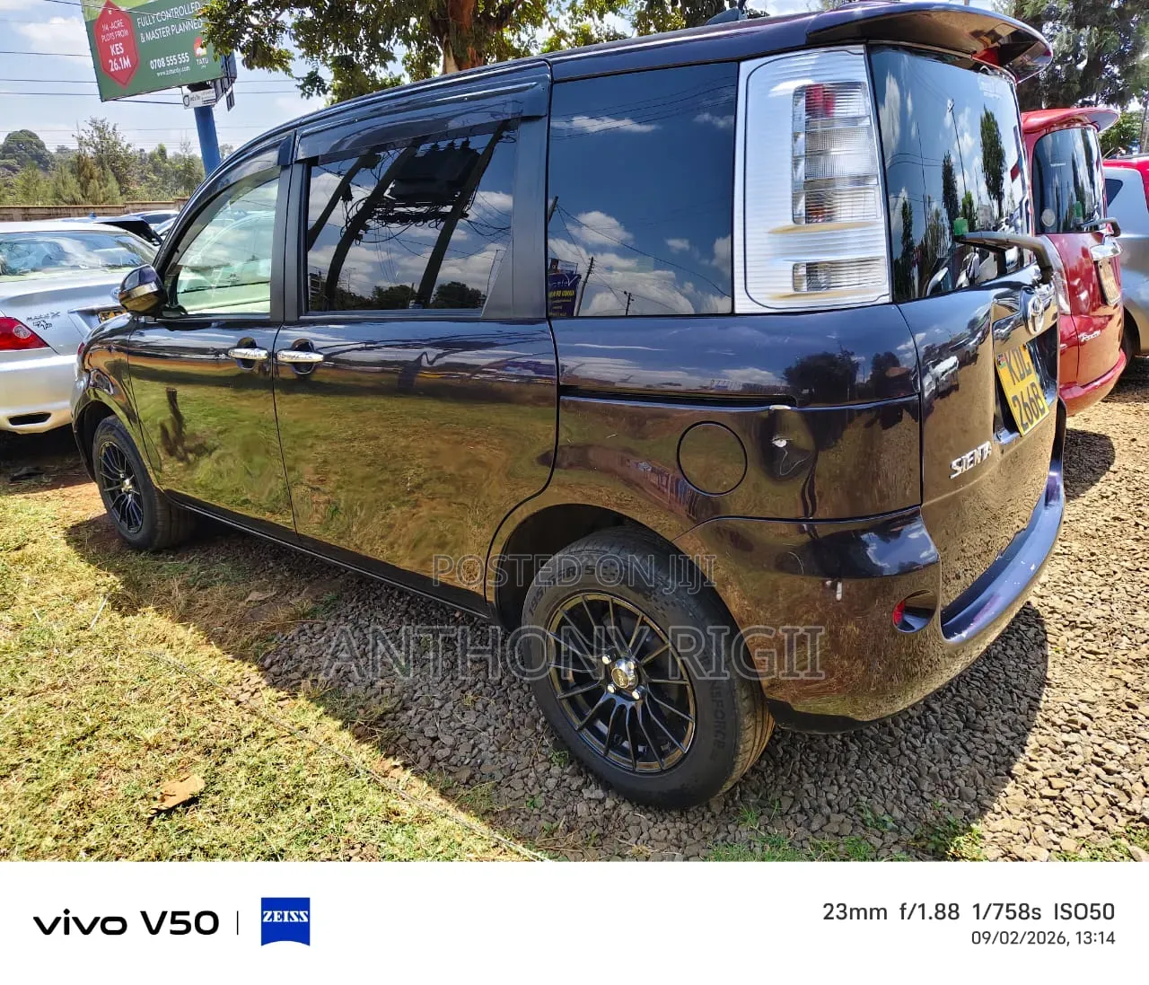 Toyota Sienta 2015 Burgundy