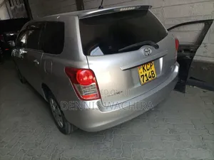 Toyota Corolla Fielder 1.5 Petrol FWD 2010 Silver
