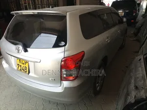 Toyota Corolla Fielder 1.5 Petrol FWD 2010 Silver